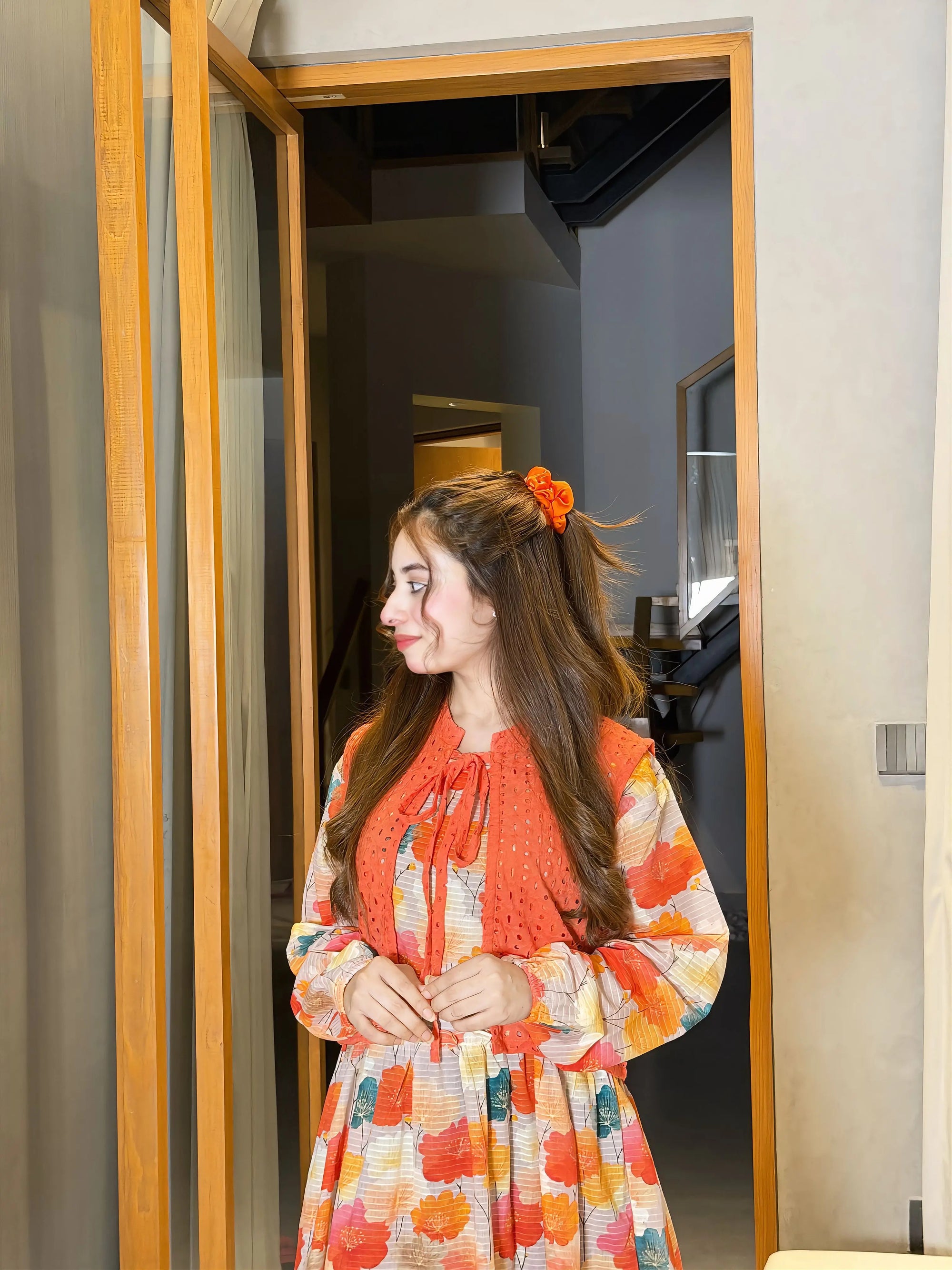 🌸 Sunset Bloom Chikankari Maxi 🌸
